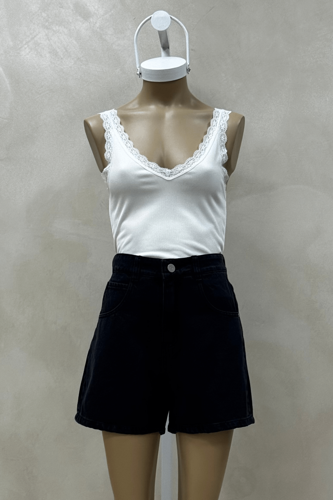 Short Mom Black