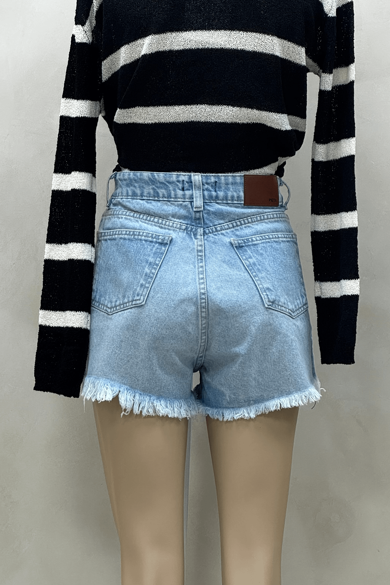 Short Celeste Bigotes