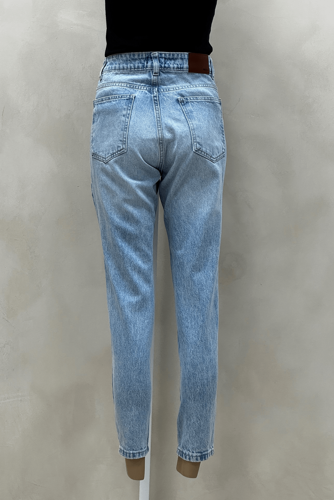 Jean Mom Acid