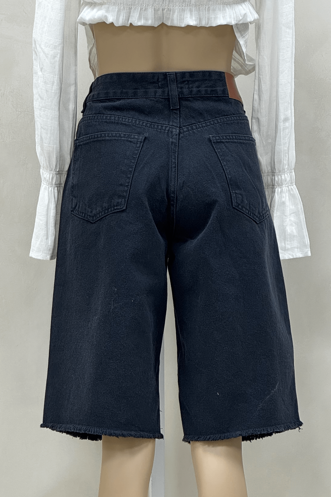Bermuda Black