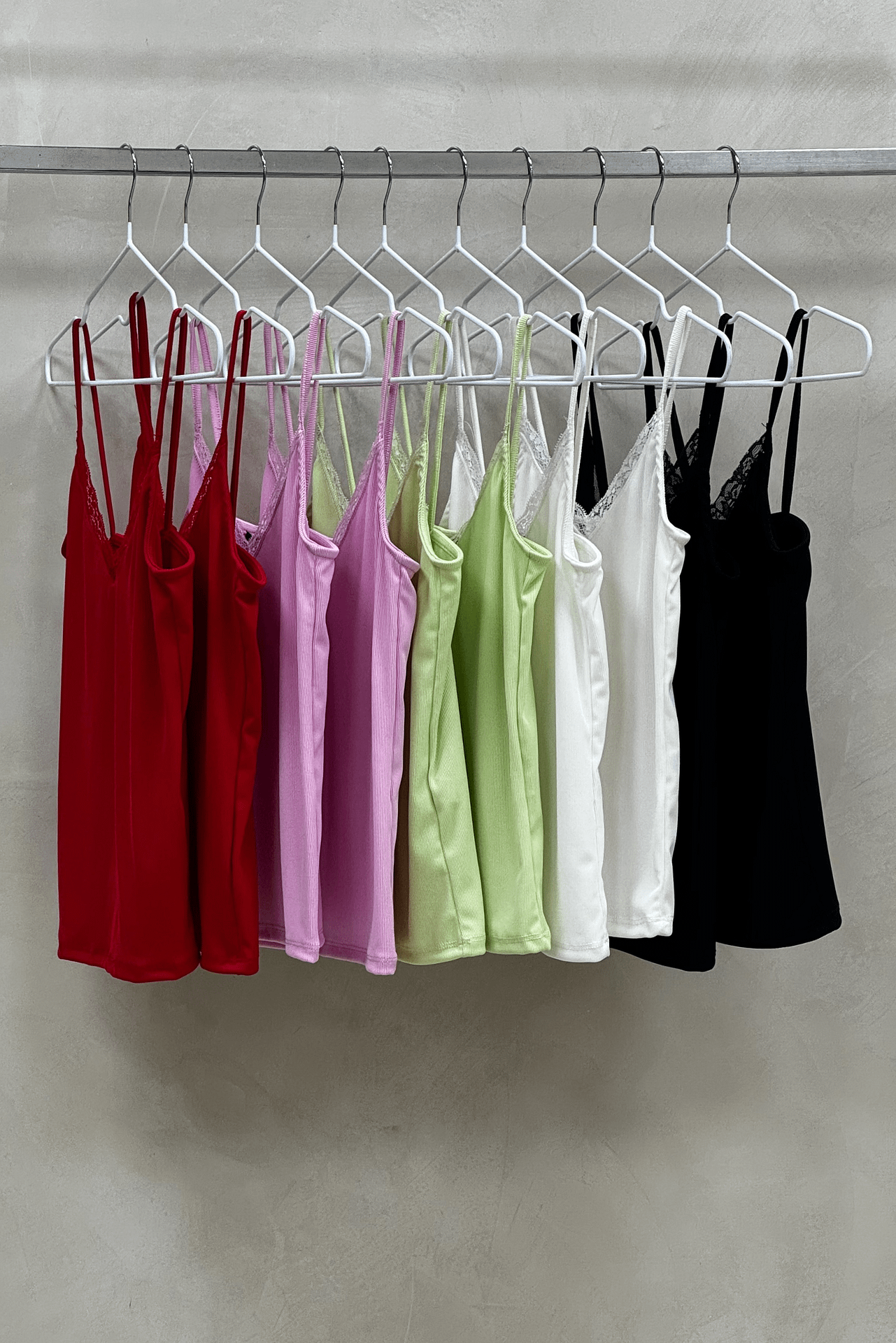 Top Breteles con Puntilla 