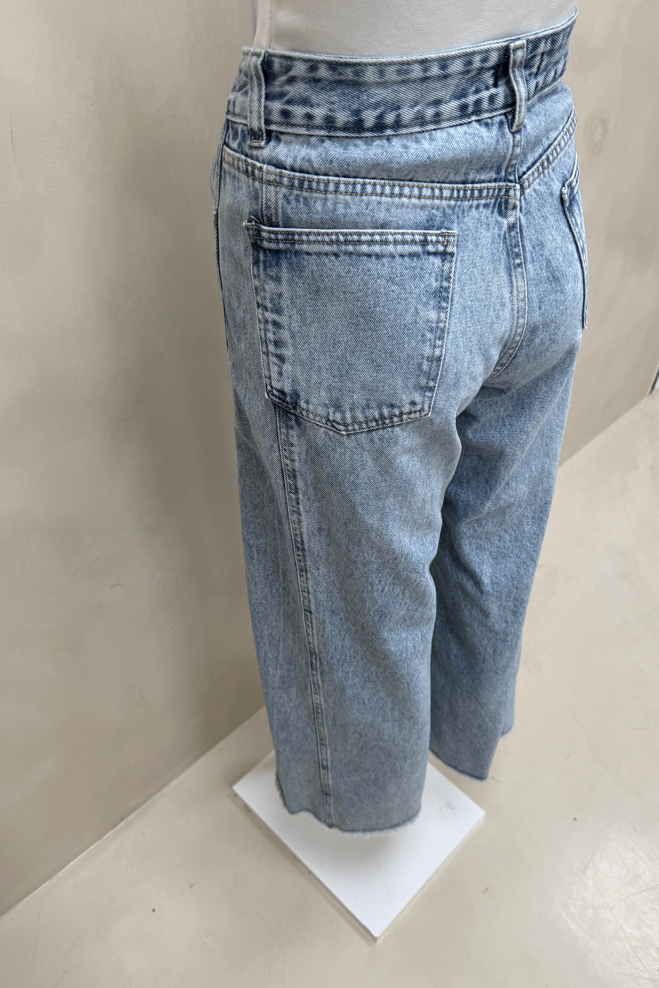 Jean Wide Acid con Recortes 