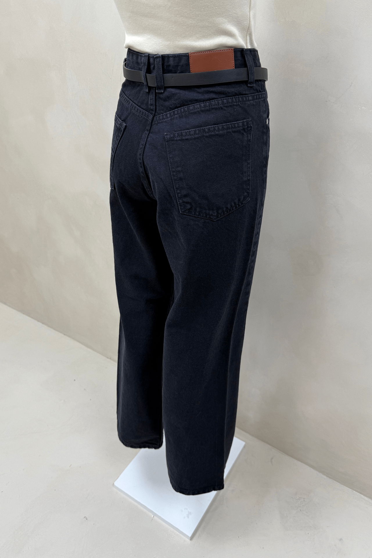 Jean Barrel con Tajo Black