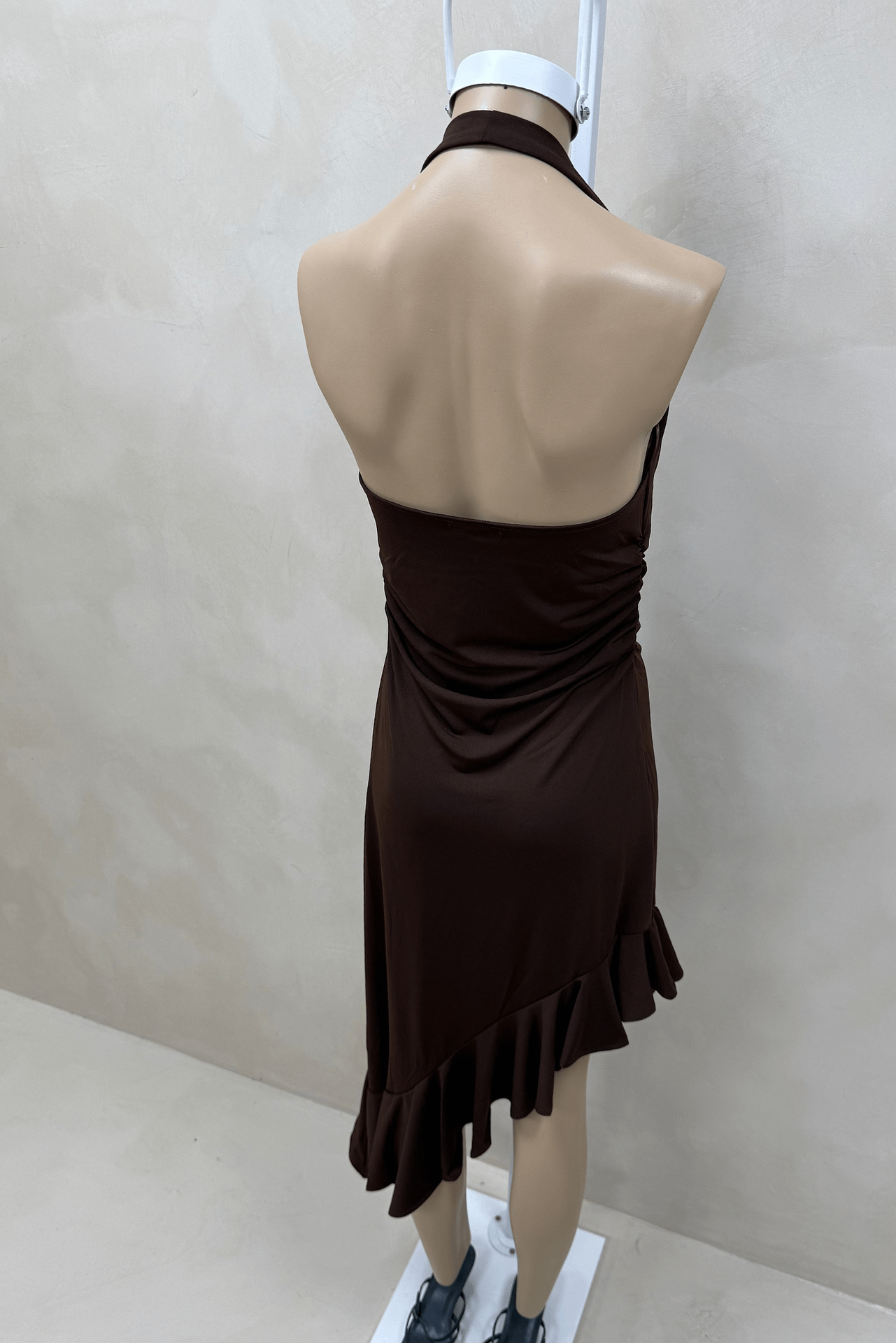Vestido Irregular Con Volado