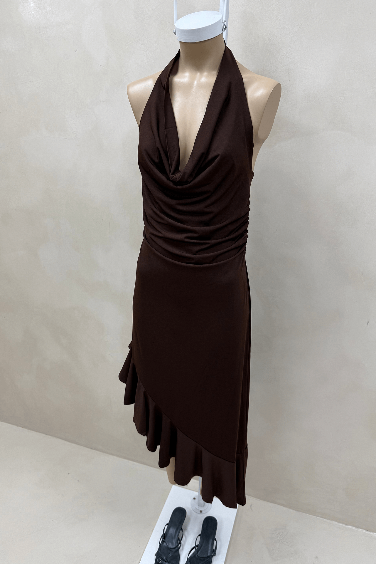 Vestido Irregular Con Volado