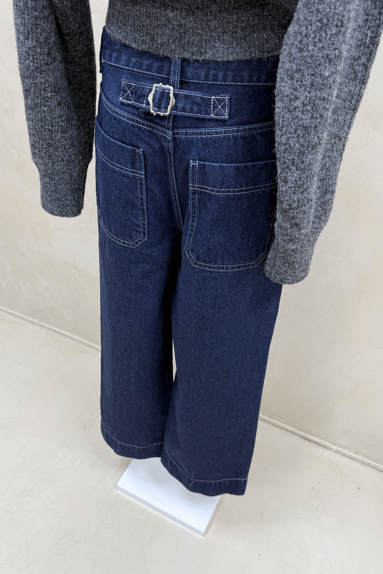 Jean Azul Recorte Hilo Blanco