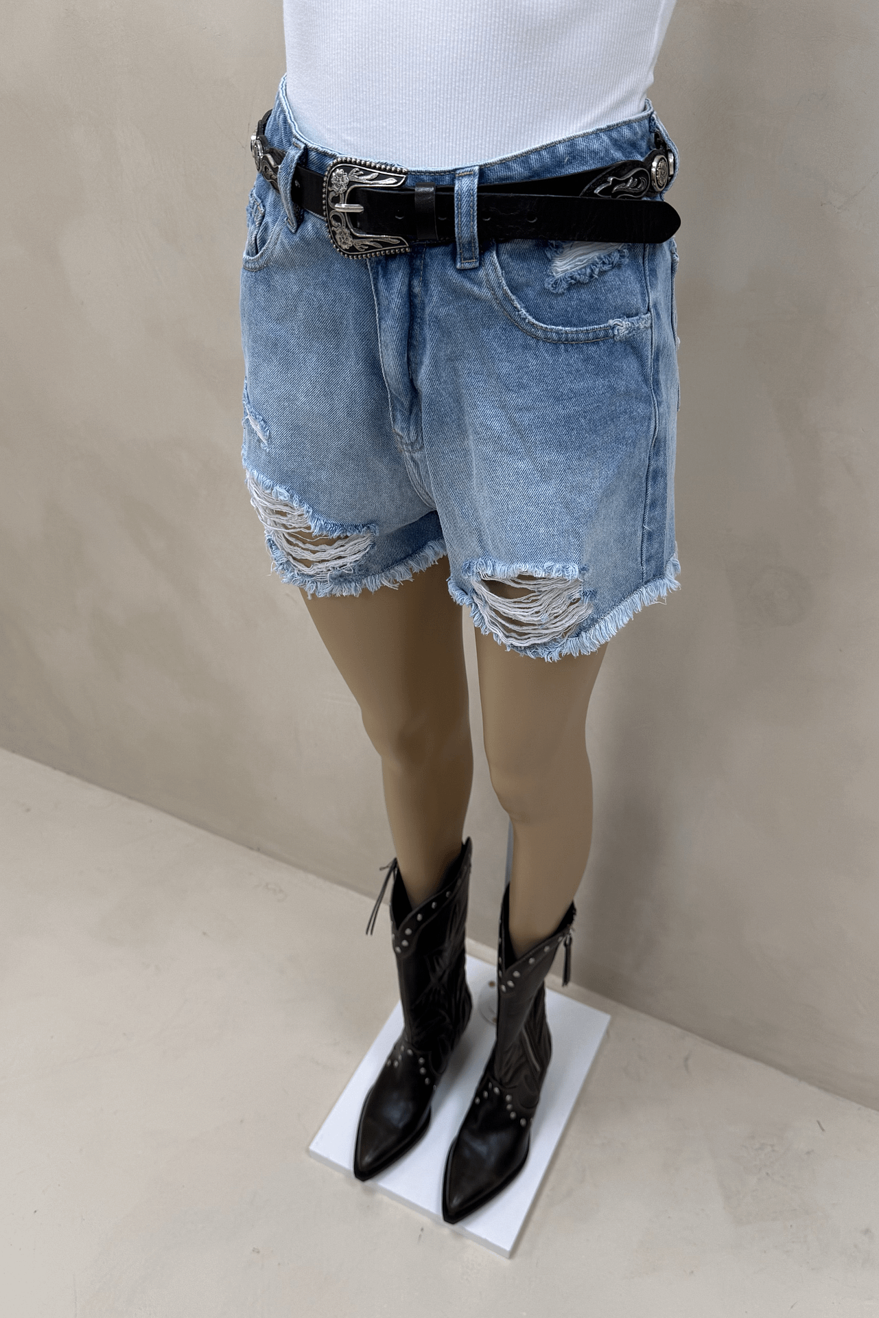 Short Celeste Roturas