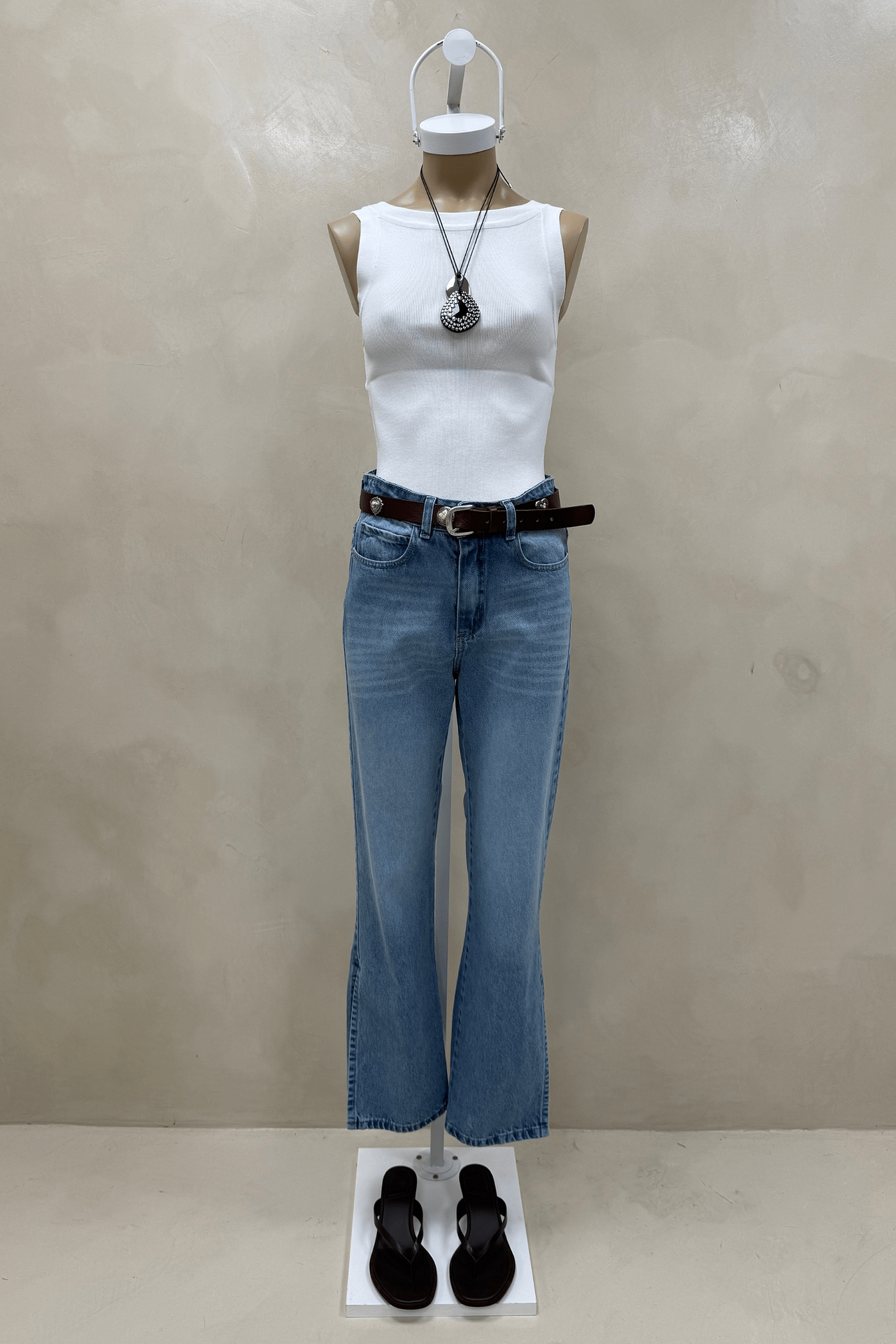 Jean Straight Full Tajos Laterales Intermedio