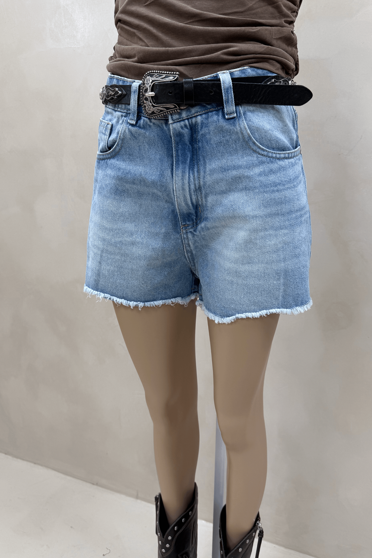 Short Celeste Bigotes