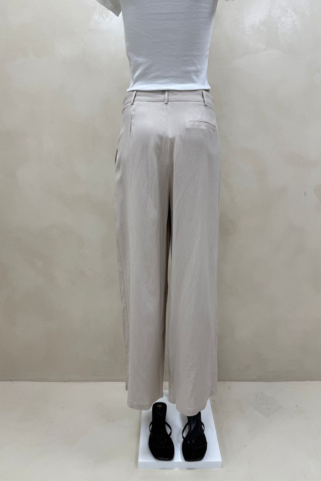 Pantalon Sastrero Asimetrico