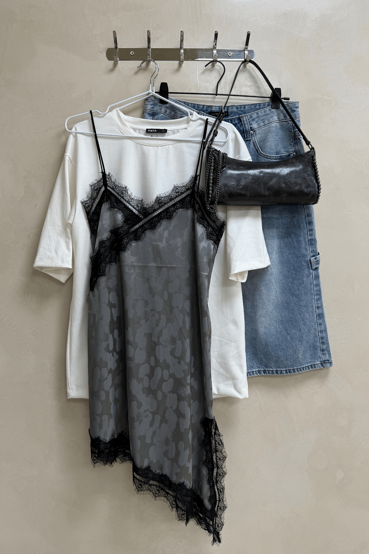 Vestido Saten Puntilla