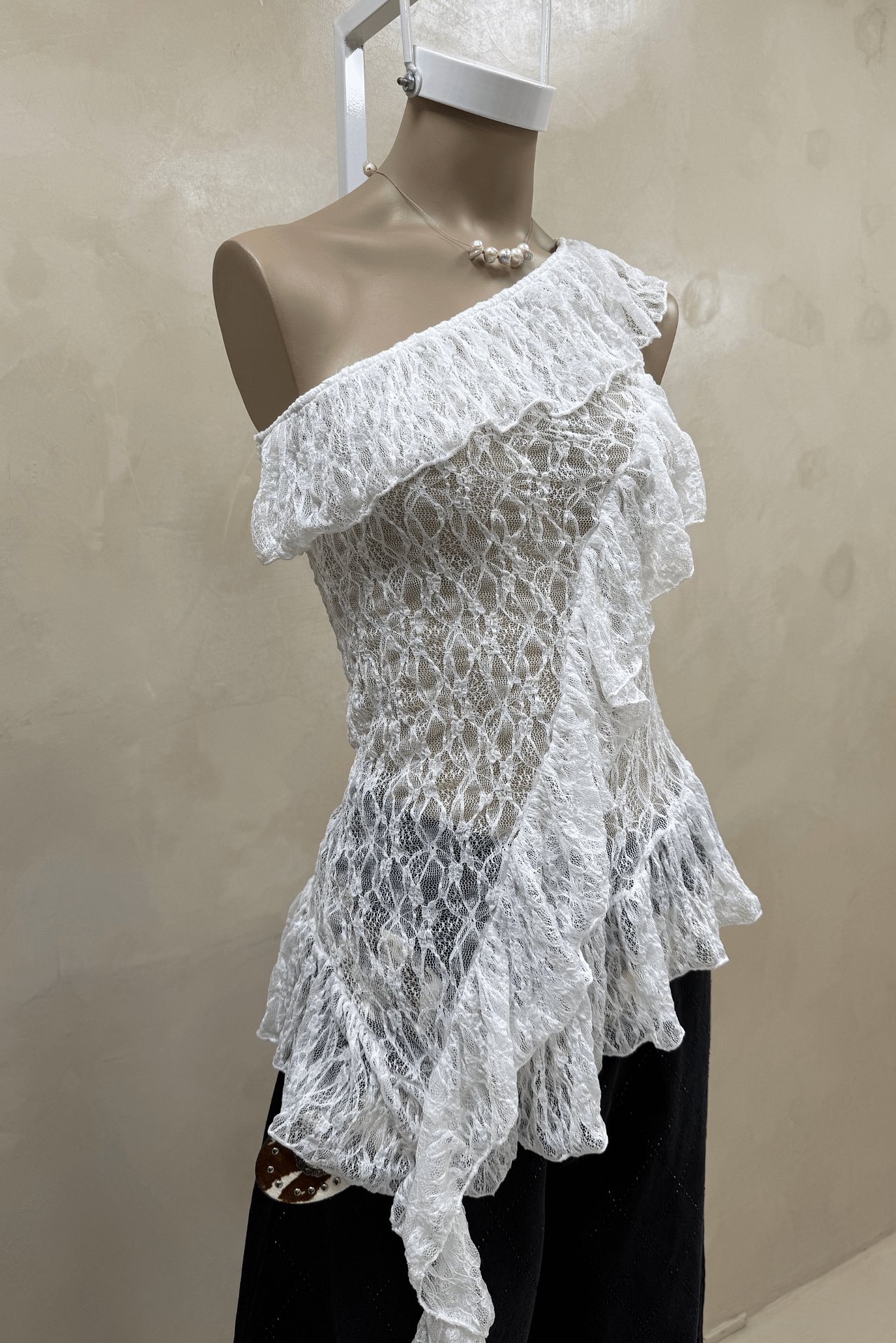 Top Encaje Volados Pico