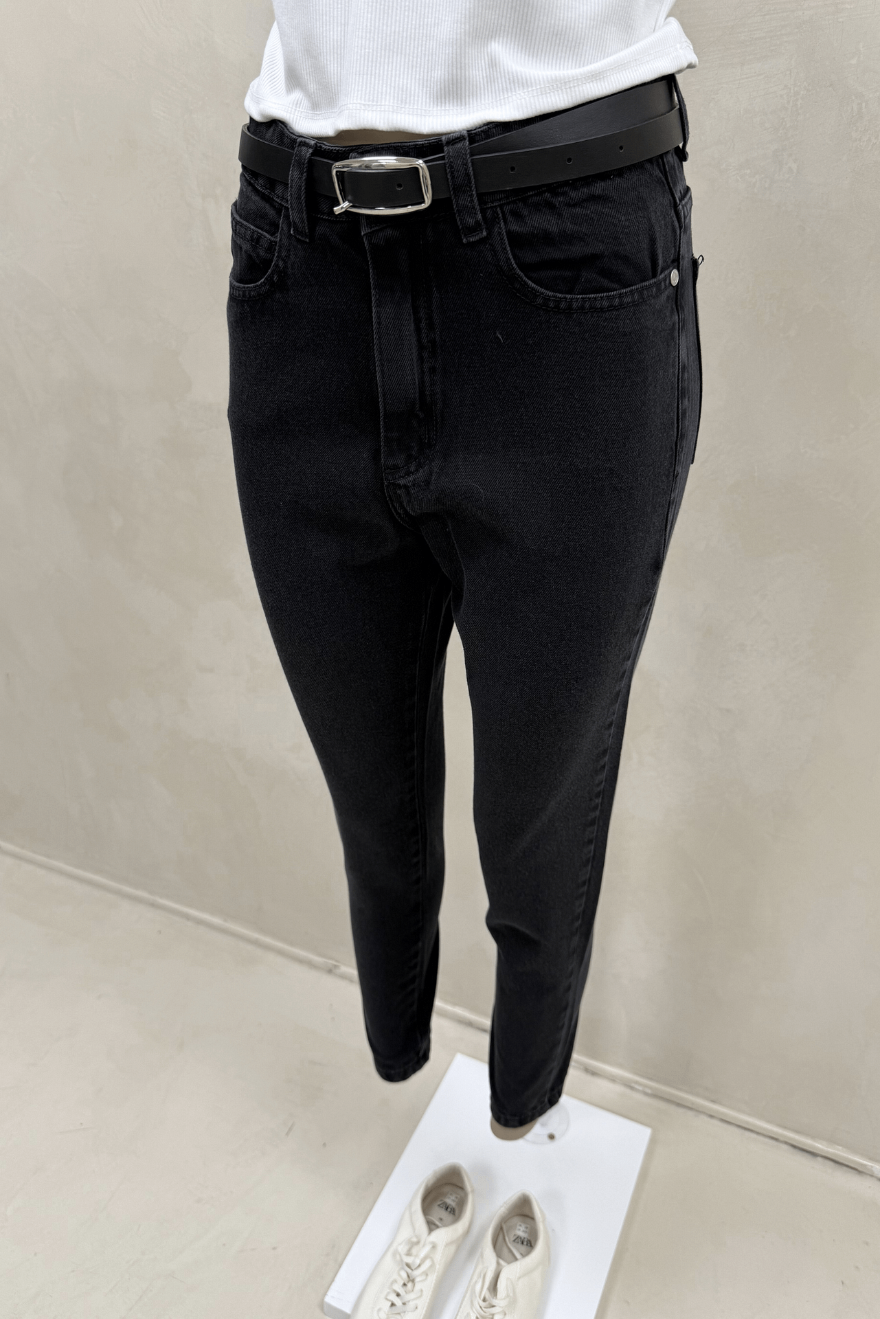 Jean Mom Black