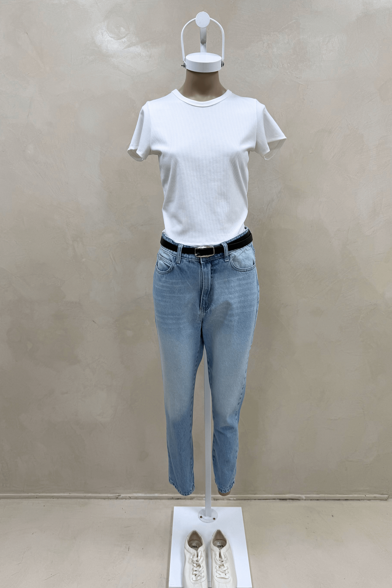 Jean Mom Celeste Bigotes