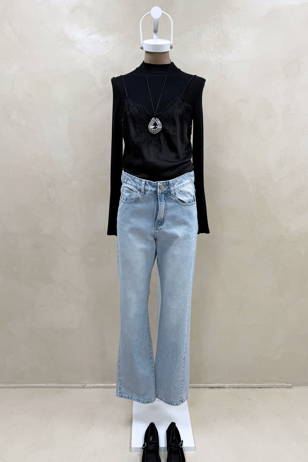 Jean Straight Full Celeste Bigotes