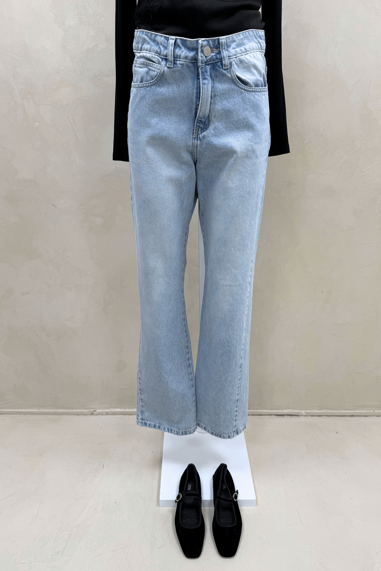 Jean Straight Full Celeste Bigotes